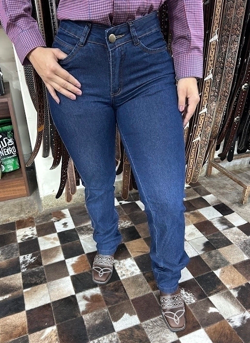 Como combinar calça country feminina com bota em produções de rodeio